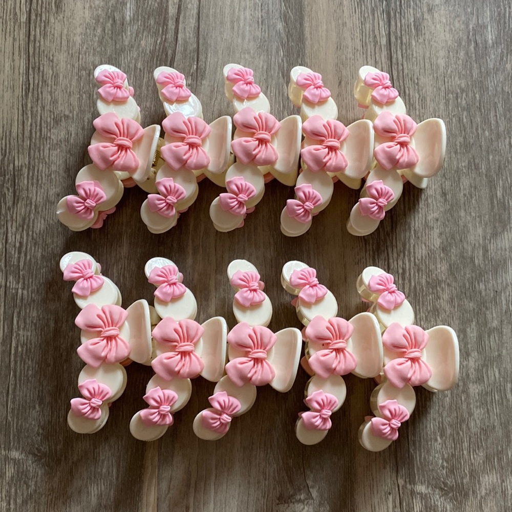 Adorable Claw clips ! Perfect for stocking stuffers